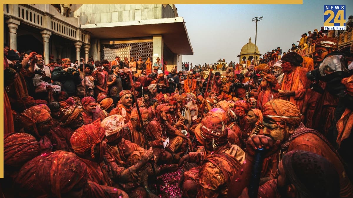 Holi 2026: होली खेलते वक्त गलती से भी न करें ये काम, वरना जाना पड़ सकता है जेल!