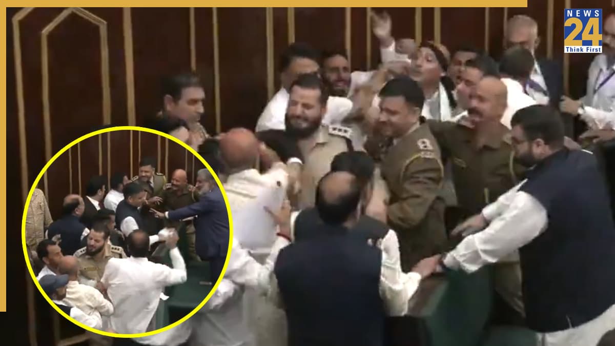 मिडिल ईस्ट जंग पर जम्मू-कश्मीर विधान सभा में हंगामा, विधायकों में धक्का मुक्की, खामेनेई के लहराए पोस्टर
