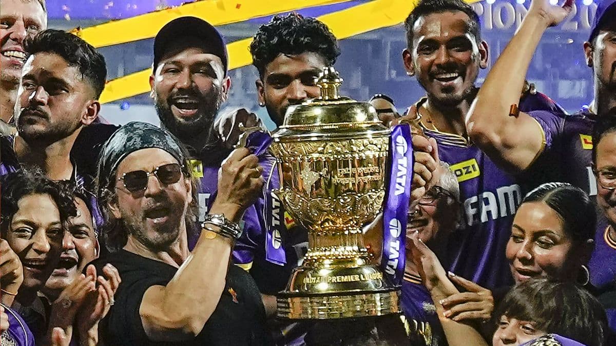 इन 2 चैंपियन खिलाड़ियों को रिलीज करना KKR को पड़ रहा महंगा, टीम गलत फैसले का भुगत रही खामियाजा!