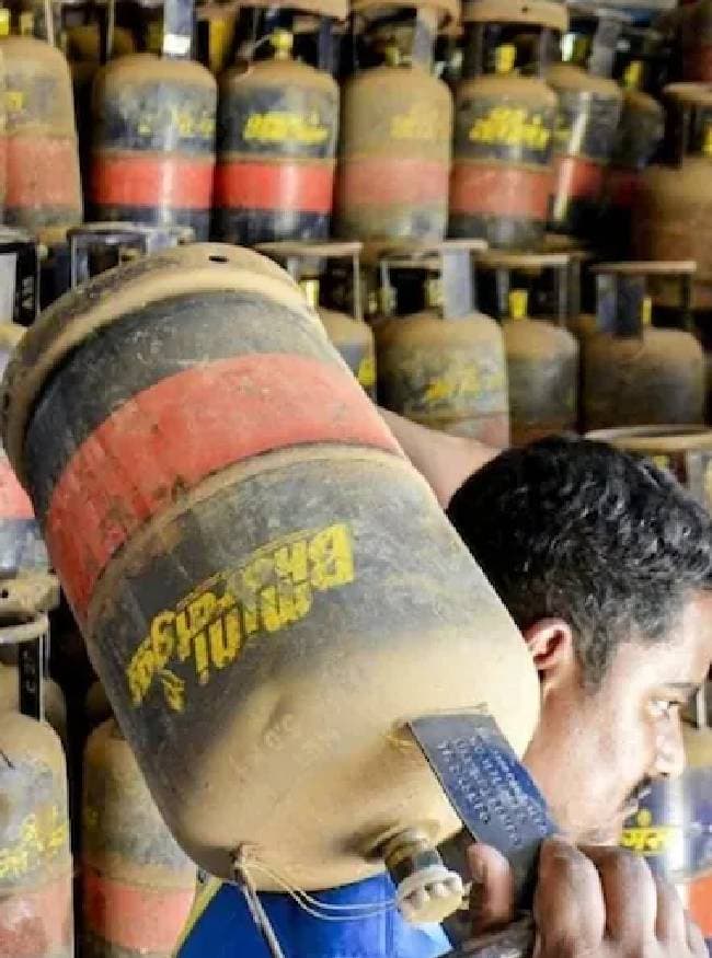 LPG कमर्शियल सिलेंडर की सप्लाई बहाल