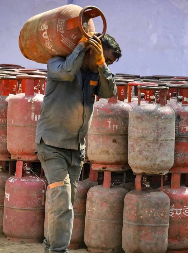 नेचुरल गैस कंट्रोल ऑर्डर जारी हुआ