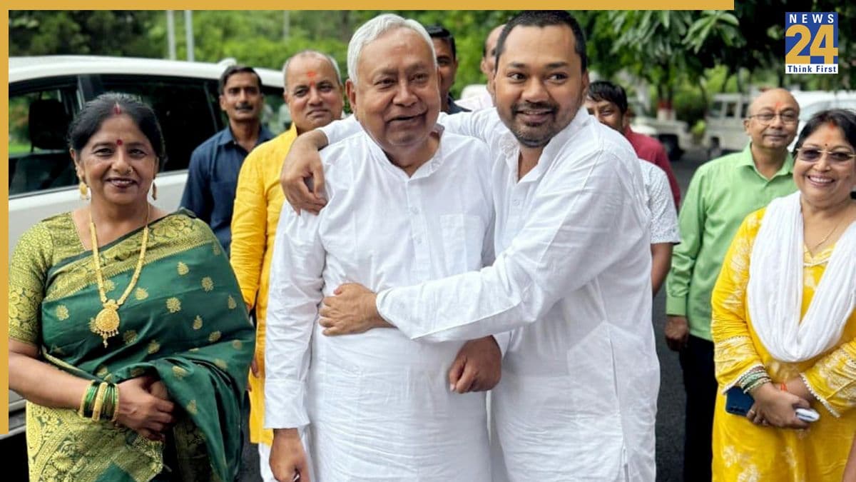 Nitish Kumar, Bihar Development, The Good Governance Man, Women Empowerment in Bihar, The Seven Resolves Scheme