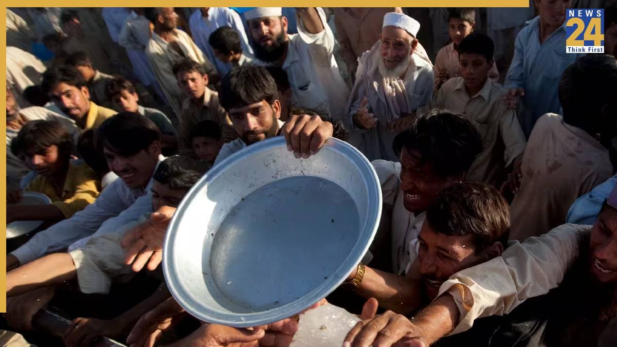पाकिस्तान में गरीबी से हाहाकार, गांवों और शहरों में 25 करोड़ लोग झेल रहे भूखमरी-कंगाली, पढ़ें SPDC की रिपोर्ट