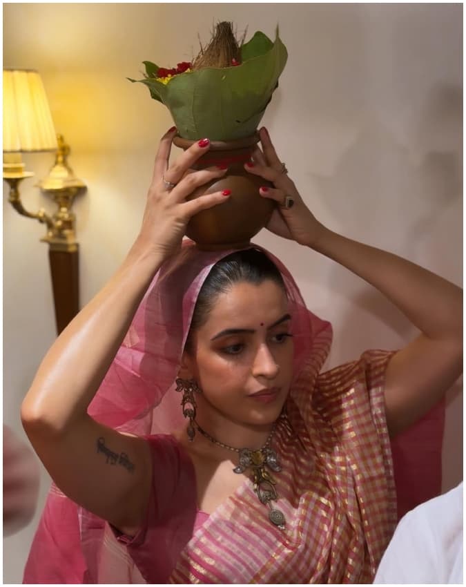 सिर पर कलश