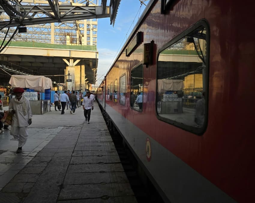 रेलवे से पार्सल भेजते समय लोगों की सबसे बड़ी चिंता