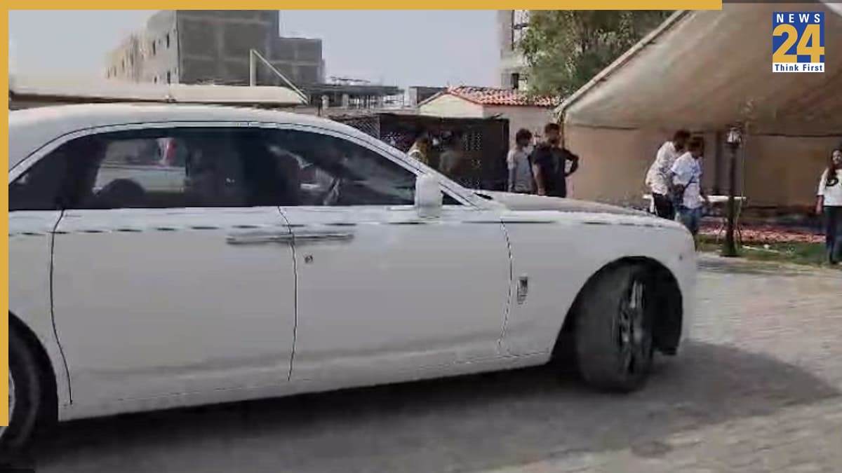 रोल्स रॉयस से पिकअप और फ्री स्टे…, UAE में भारतीय ने अपने घर को बनाया वॉर शेल्टर