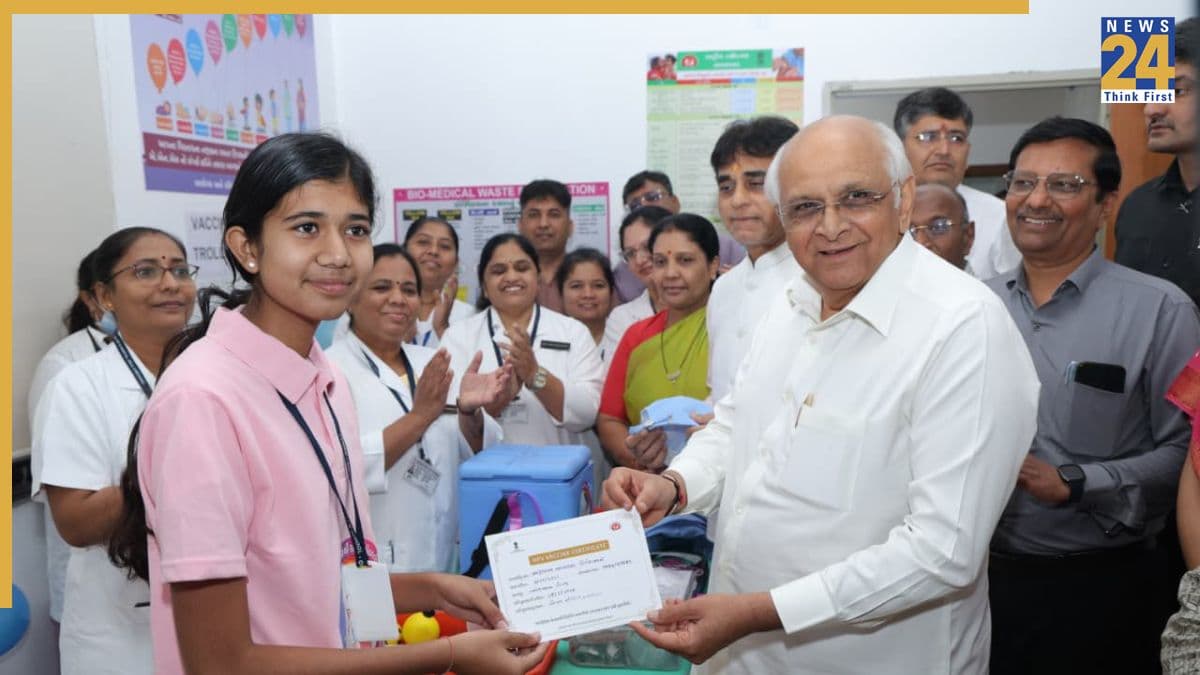 मुख्यमंत्री भूपेंद्र पटेल ने अहमदाबाद सोला सिविल अस्पताल से निःशुल्क एचपीवी टीकाकरण महाअभियान का राज्यव्यापी प्रारंभ कराया