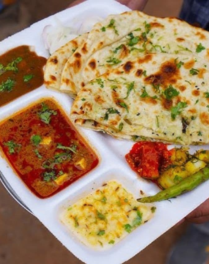रेस्टोरेंट में बदल रहे हैं मेन्यू 