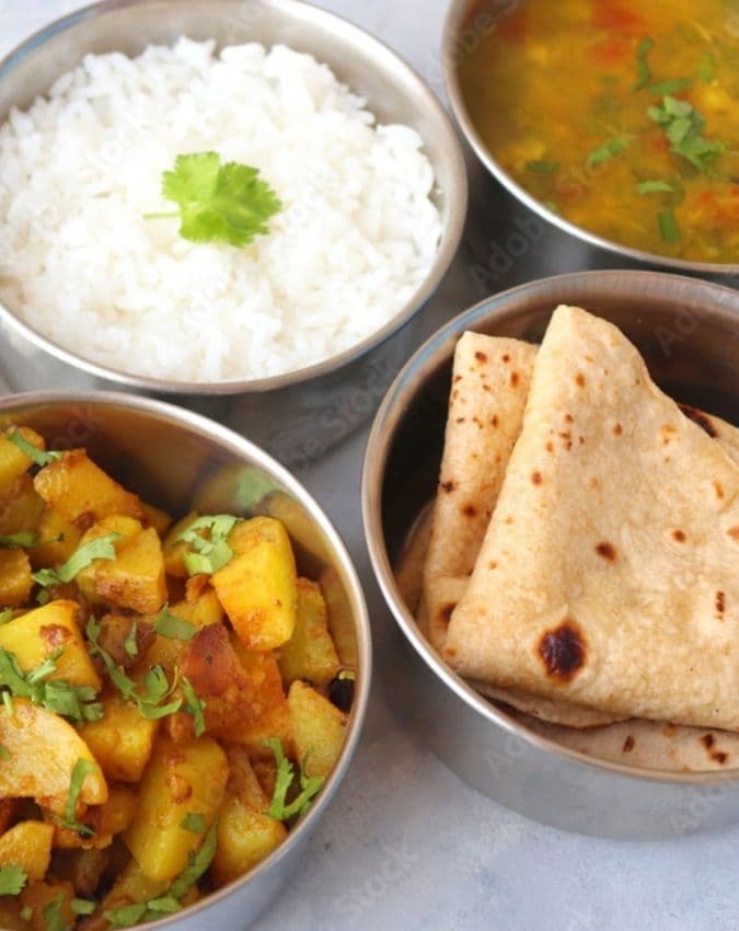 टिफिन बॉक्स में रखें टिश्यू पेपर