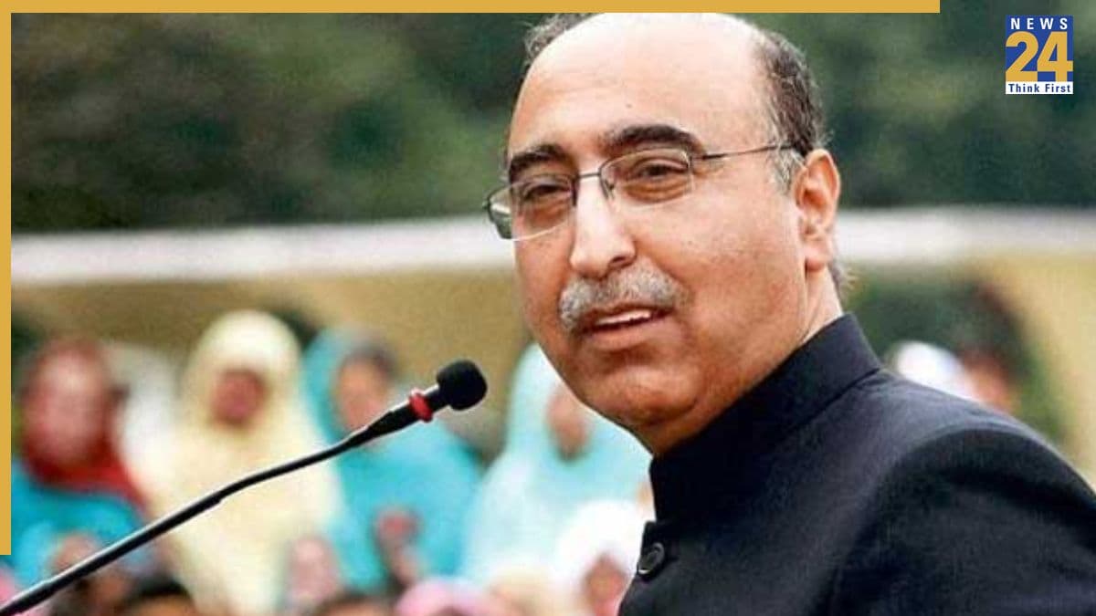 'मुंबई और दिल्ली पर बम गिराना चाहिए…', पाकिस्तान के एक्स हाई कमिश्नर अब्दुल बासित का भड़काऊ बयान