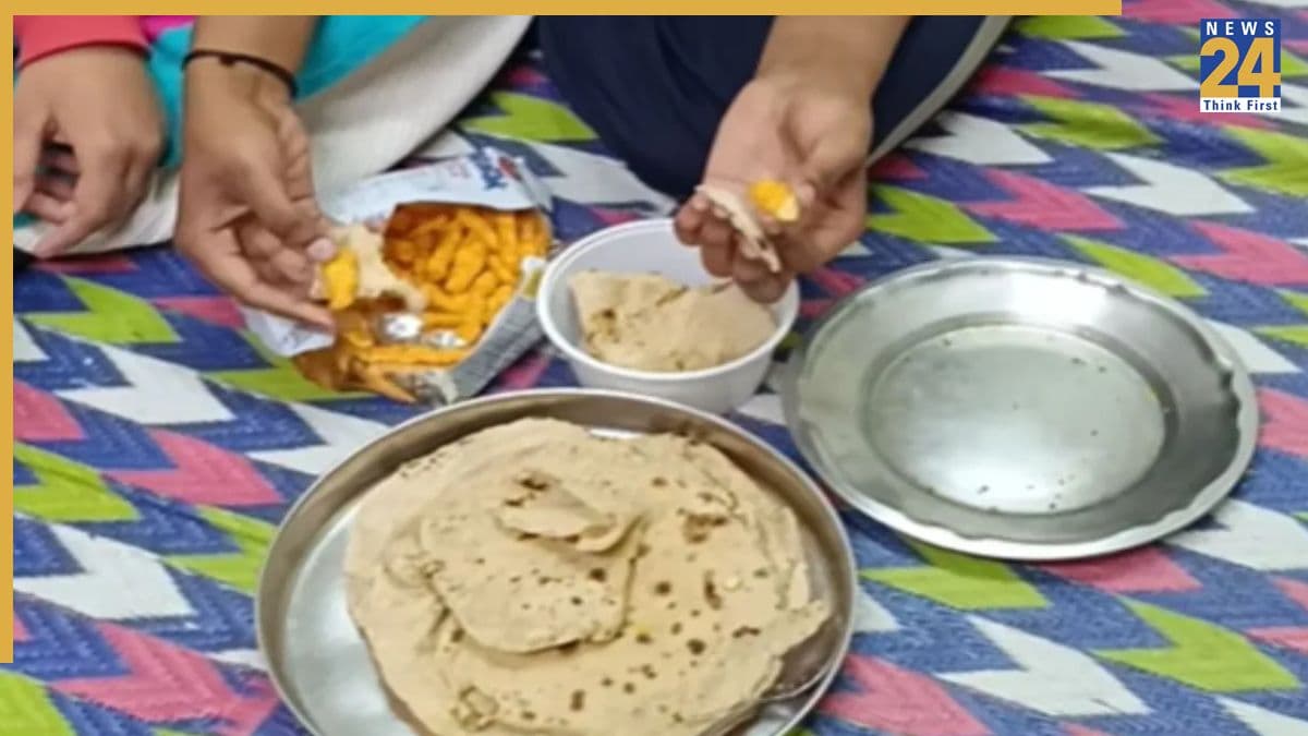 गरीबी लेवल या मज़ेदार स्टाइल? वायरल वीडियो में दिखा अनोखा खाने का तरीका