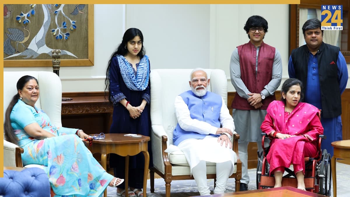 पीएम मोदी से वसुंधरा राजे की सपरिवार मुलाकात, राजनीतिक अटकलों का बाजार शुरू