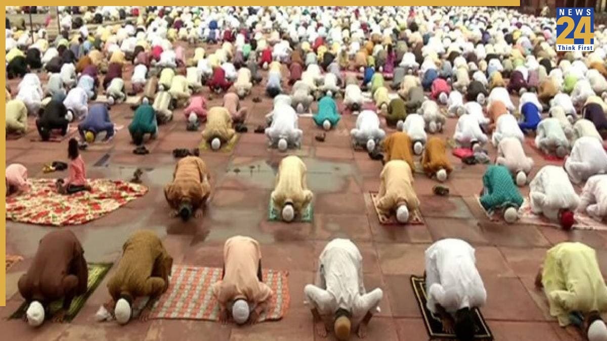 ईरान युद्ध के बीच UAE में ईद पर बड़ा ऐलान, खुले में नमाज पढ़ने पर लगी रोक