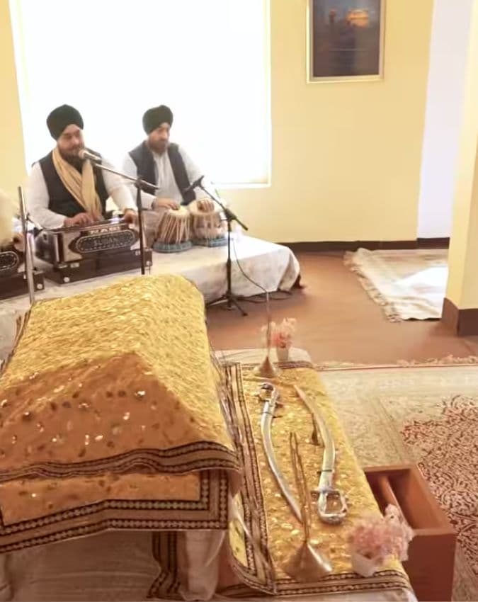 फार्म हाउस में है गुरुद्वारा