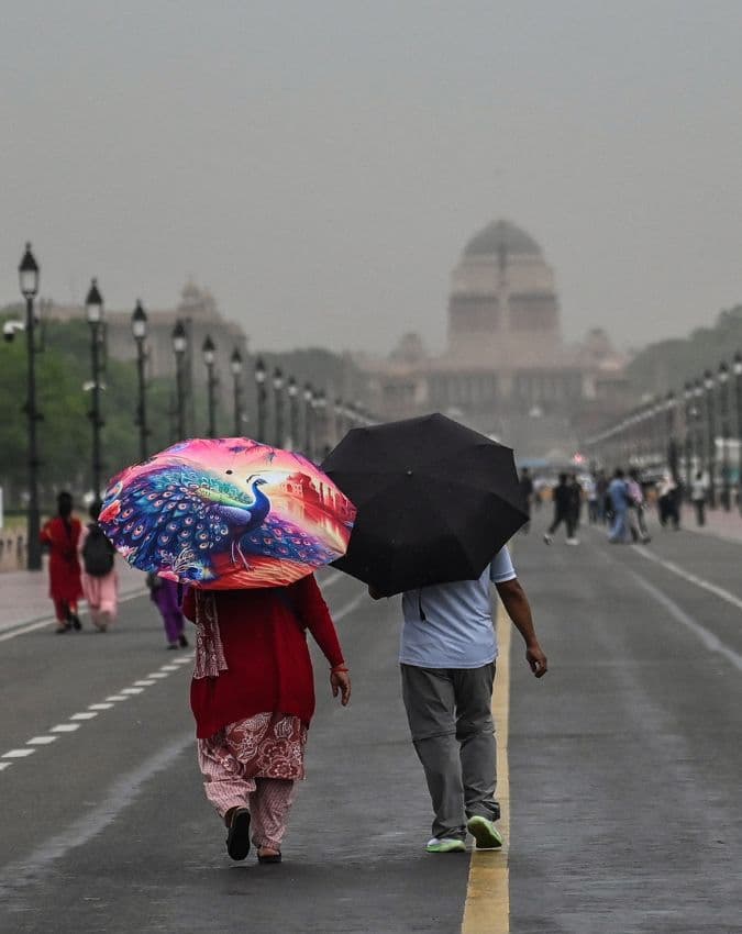 हल्की बूंदाबांदी 