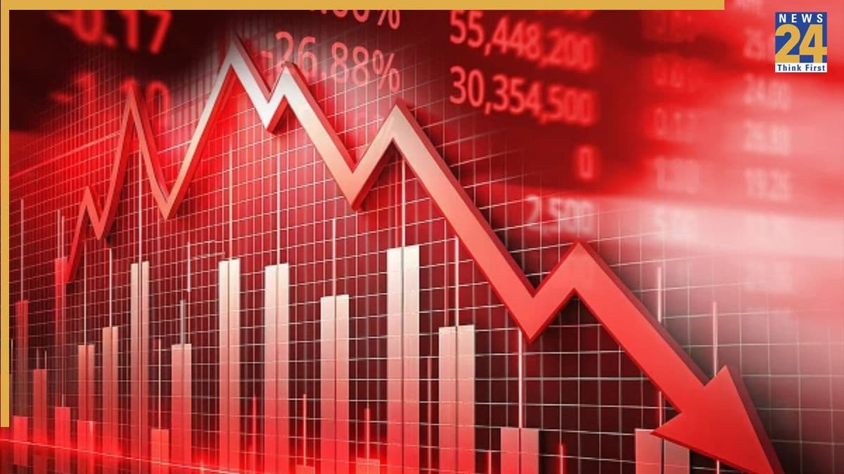Stock Market Crash: शेयर बाजार में हाहाकार, सेंसेक्स 900 अंक टूटा, निफ्टी 23600 के नीचे