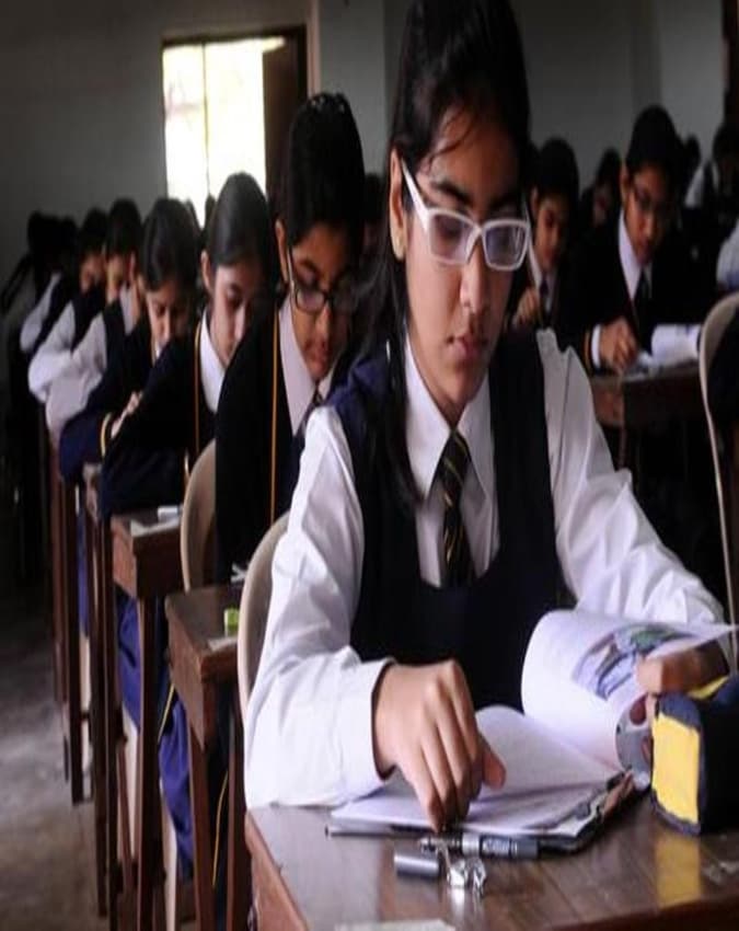 कब हुई थी CBSE बोर्ड 10वीं-12वीं की परीक्षा?