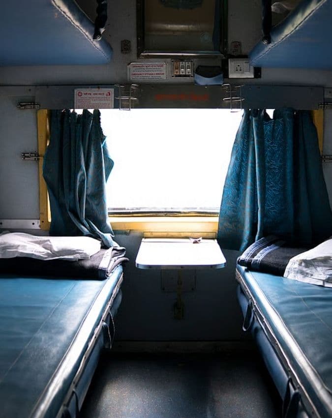 लोअर बर्थ के लिए रेलवे का नियम