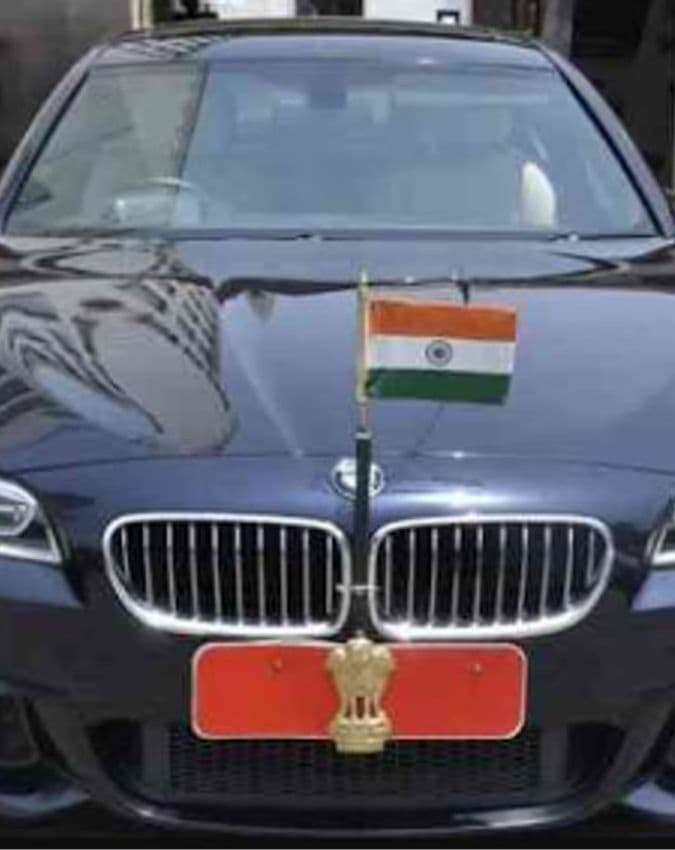 लाल नंबर प्लेट किसके लिए होती है
