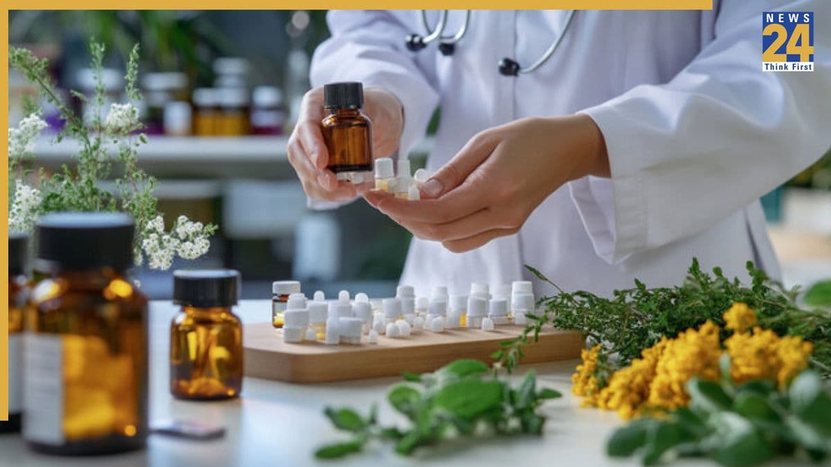World Homeopathy Day: होम्योपैथिक से किन-किन बीमारियों का होता है इलाज? जानिए कब लेना चाहिए इसका सहारा 