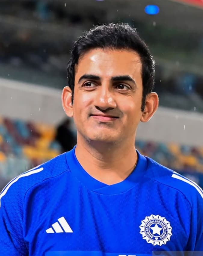 वह कितने लोगों से दुश्मनी ले रहा है