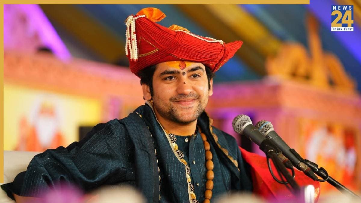 '4 बच्चे पैदा करो, एक RSS को दे दो', धीरेंद्र शास्त्री के बयान से मचा नया बवाल, शिवाजी महाराज पर भी किया बड़ा दावा