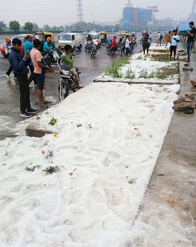 तो बर्फबारी क्या है?