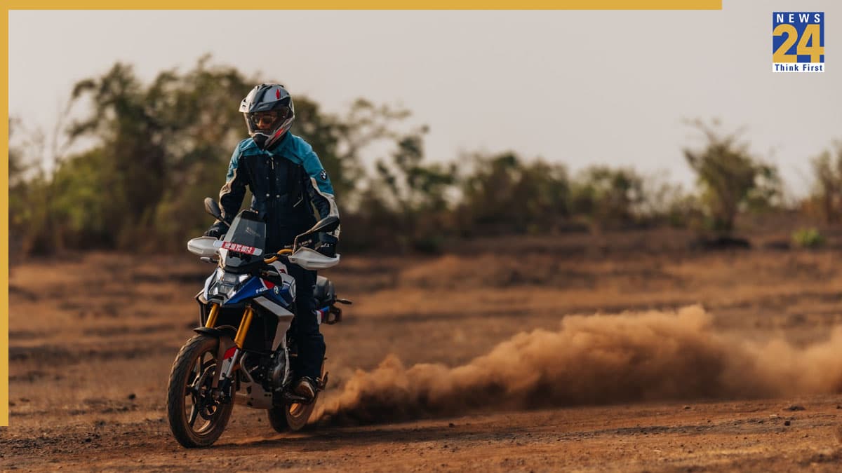 BMW F450 GS Review: क्लच होने के बाद भी बिना क्लच के ऑफ-रोड और ऑन-रोड टेस्ट