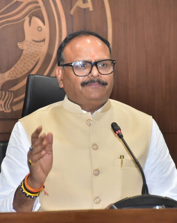 यूपी के डिप्टी सीएम बृजेश पाठक