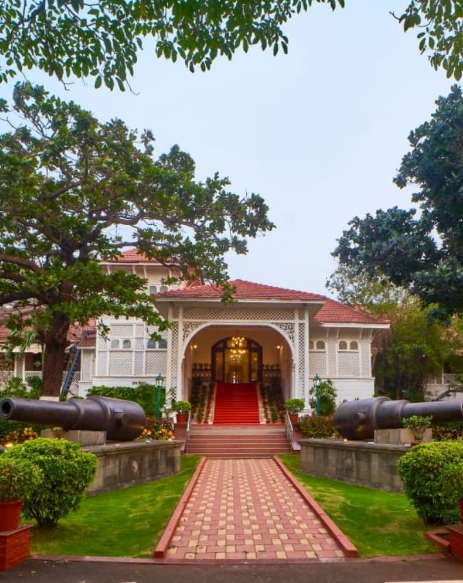 राज्यपाल का आधिकारिक निवास राजभवन