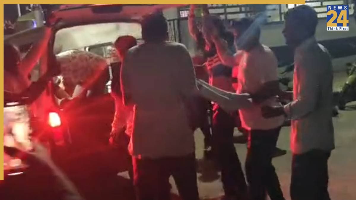 नासिक में भीषण हादसा, कुएं में गिरी कार, एक परिवार के 6 बच्चों समेत 9 लोगों की मौत