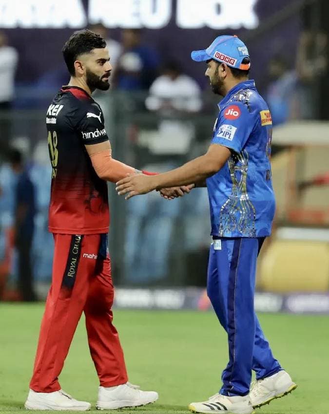 MI vs RCB मैच में किसने लगाए हैं ज्यादा चौके?