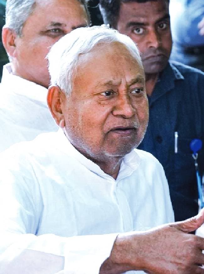  नीतीश कुमार राज्यसभा के सांसद बने