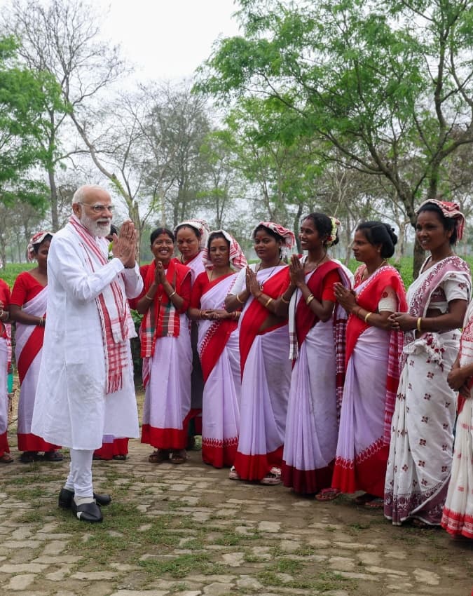 असम में चाय का कितना उत्पादन