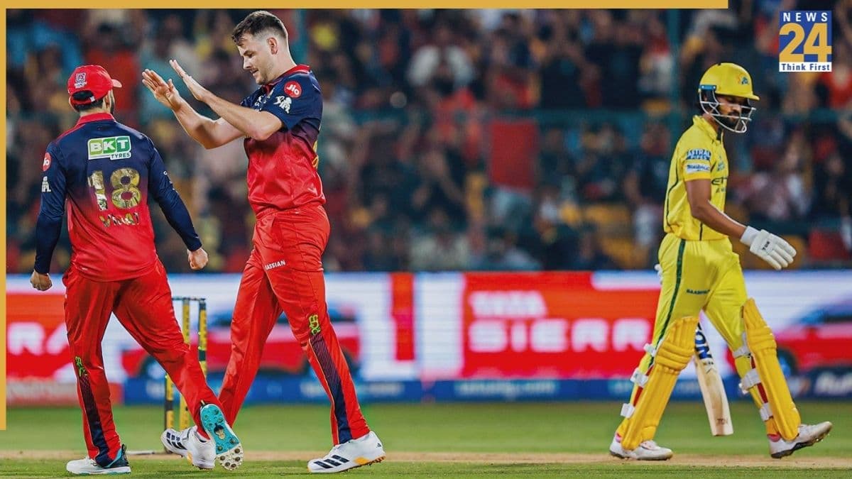 RCB vs CSK Highlights: होम ग्राउंड में डेफेंफिंग चैंपियन ने दिखाया दम, चेन्नई हुई चारों खाने चित