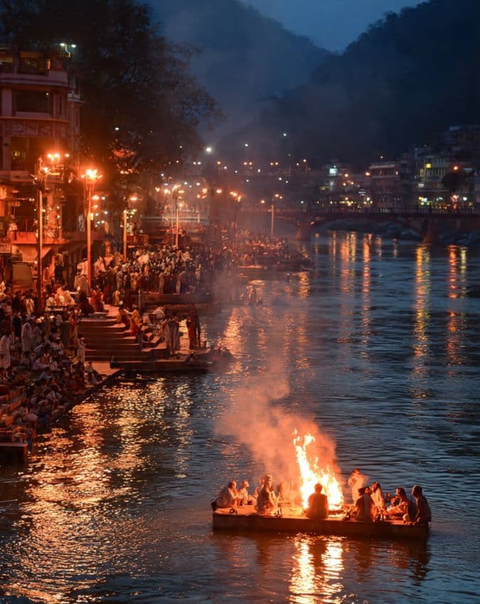 गंगा आरती - दिव्य ऊर्जा का अहसास