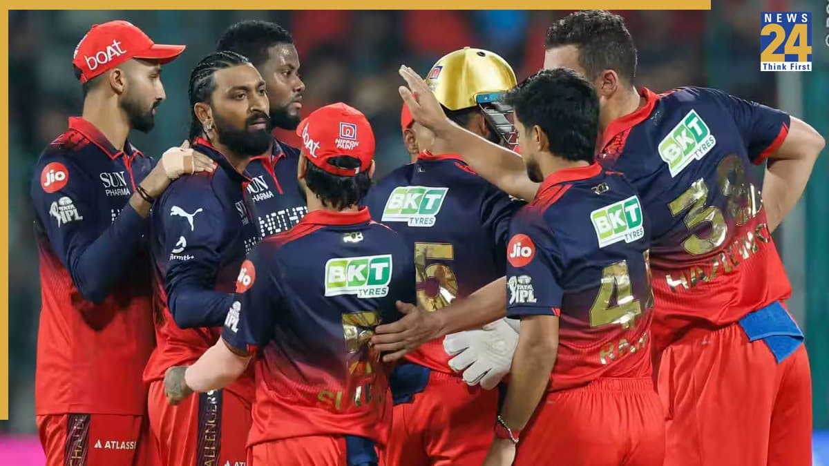 IPL 2026 में मोबाइल फोन से जुड़ा एक और विवाद आया सामने, RCB के स्टार खिलाड़ी पर उठे सवाल