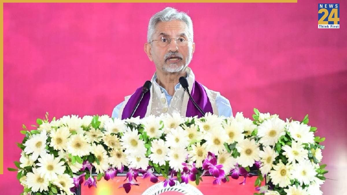 एस जयशंकर की रैली में बढ़ा तनाव, नाम नहीं लिया तो मंच छोड़कर चली गईं BJP उम्मीदवार