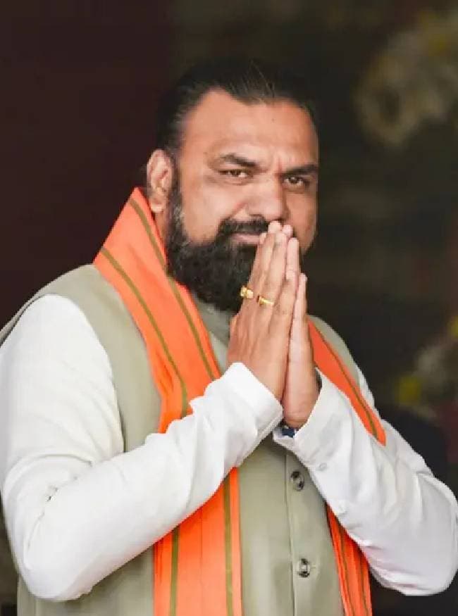 4. हर प्रखंड में एक मॉडल स्कूल