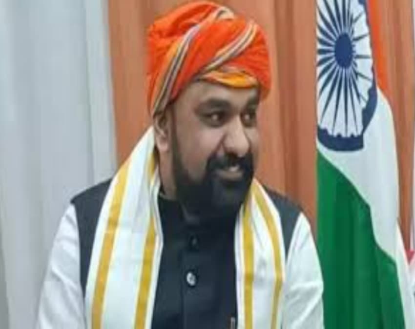 हथियारों का शौक : पास है अपनी राइफल