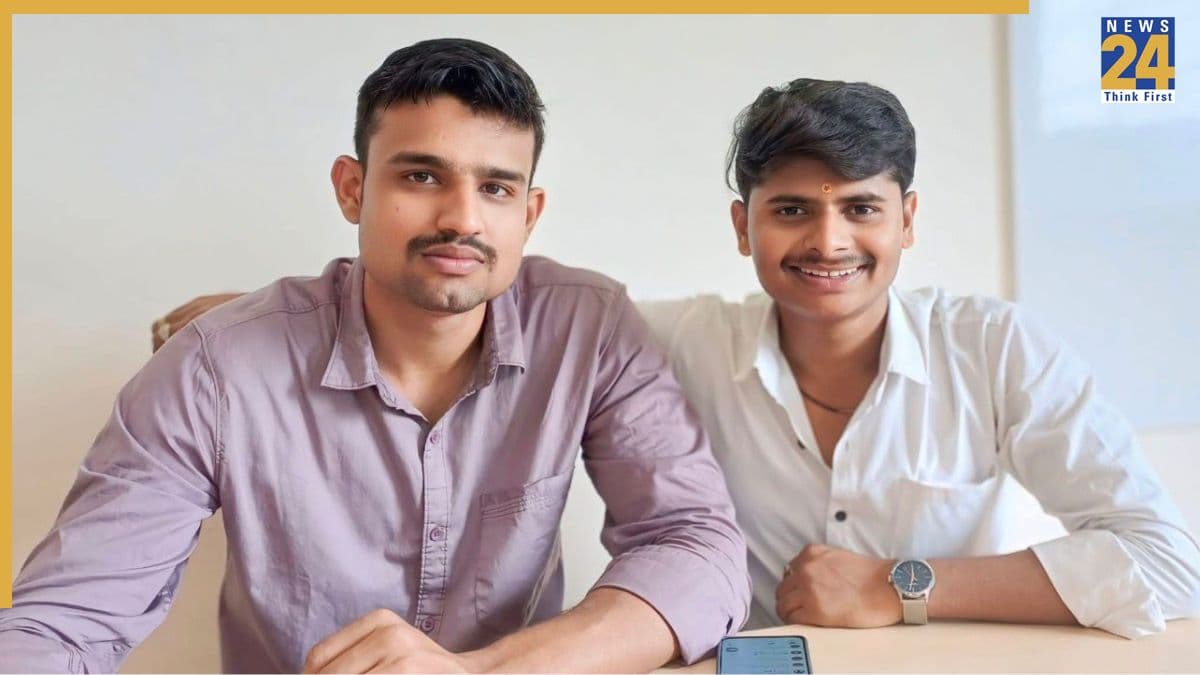 नासिक के बाद अब शिरडी में धर्मांतरण का बवाल… डीमार्ट के कर्मचारी अश्विन पर 'मुस्तफा' बनने का आरोप; हिंदू संगठनों ने किया हंगामा
