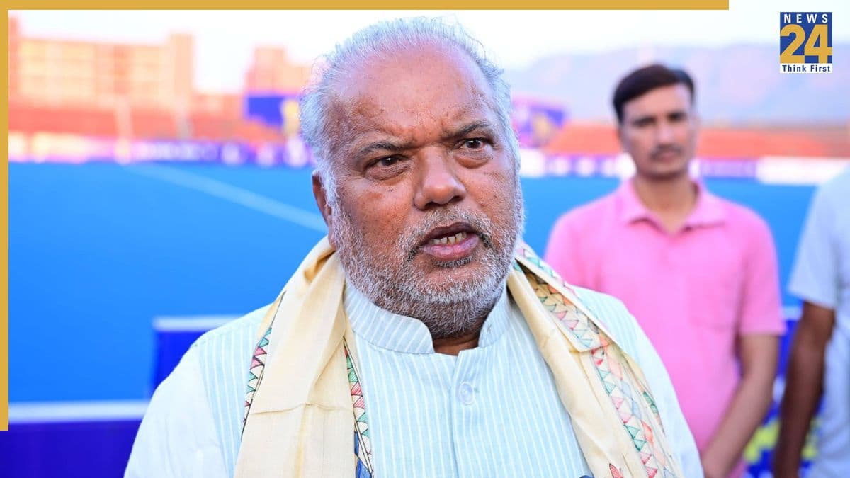 कौन हैं श्रवण कुमार, जो बने JDU विधायक दल के नेता? जानें- कैसे नीतीश कुमार ने चला सियासी दांव