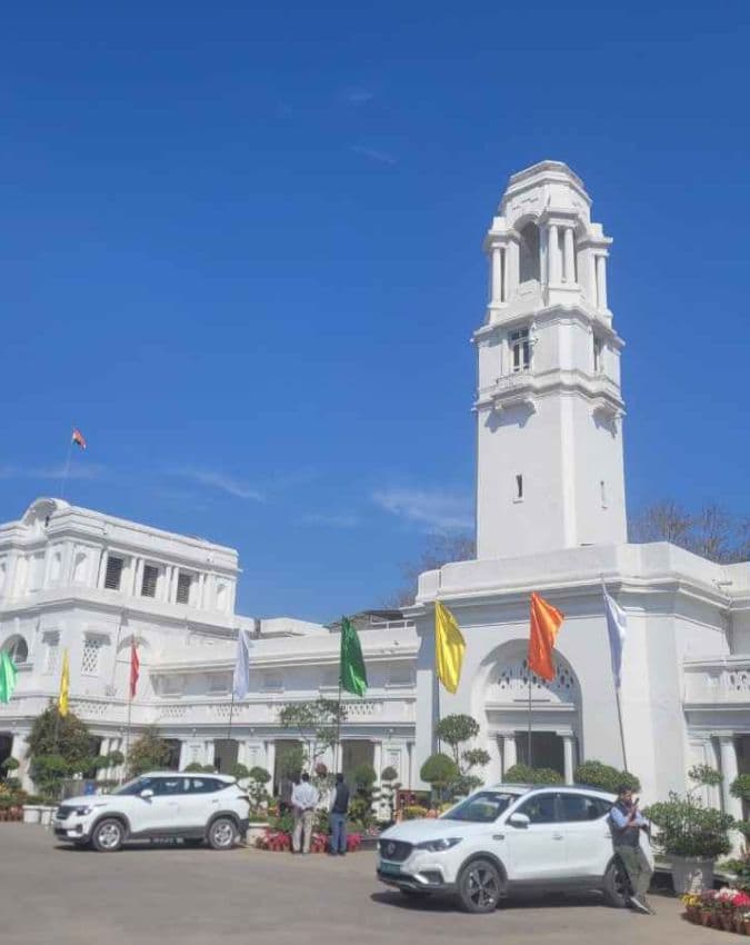 दिल्ली विधानसभा में क्या हुआ था?