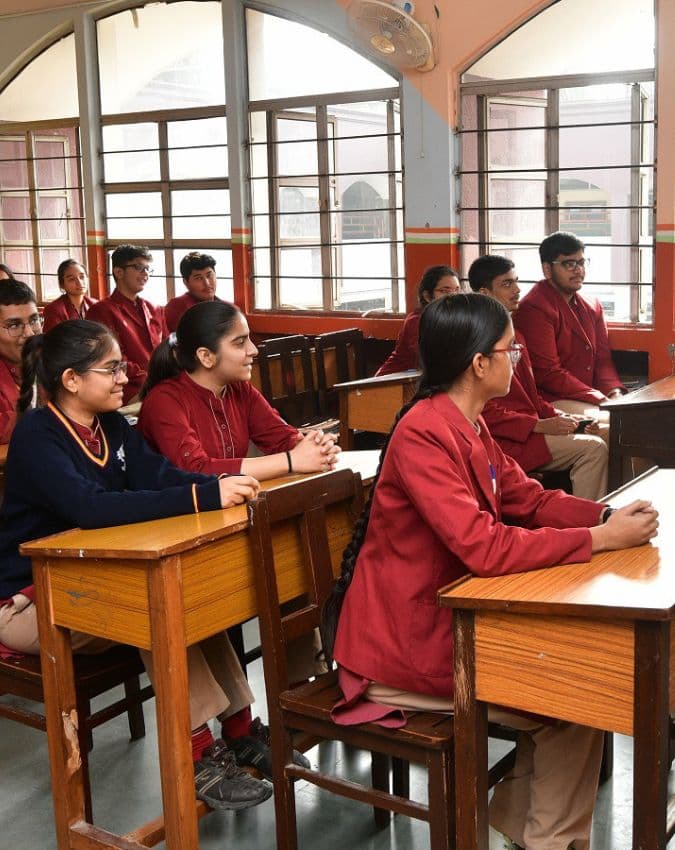 नियम तोड़ने पर सजा