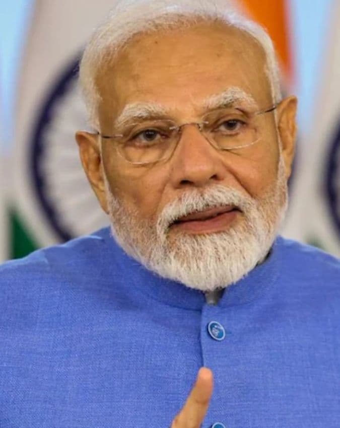 सबसे पहले किसे दी जाती है जानकारी?