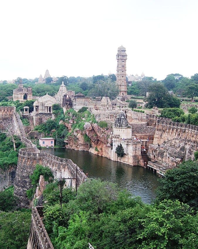 भारत का सबसे बड़ा किला कौन सा है?