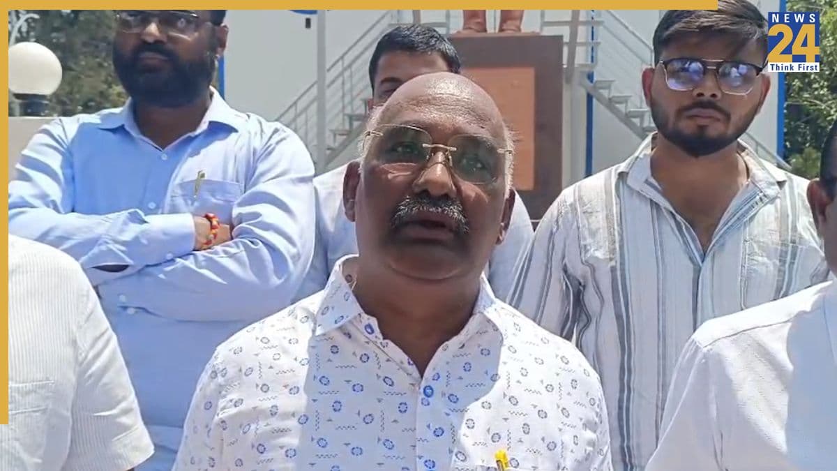 भुगतान रुका तो ठप हुआ सिस्टम… धुले में ठेकेदारों का धरना, पानी संकट के आसार
