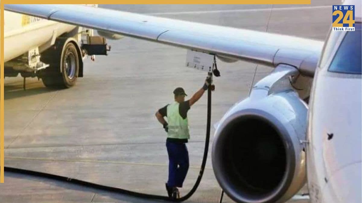Jet Fuel Price Hike: इतिहास में पहली बार 2 लाख रुपये के पार पहुंचा हवाई ईंधन; क्‍या 7वें आसमान पर होंगे टिकट के दाम?
