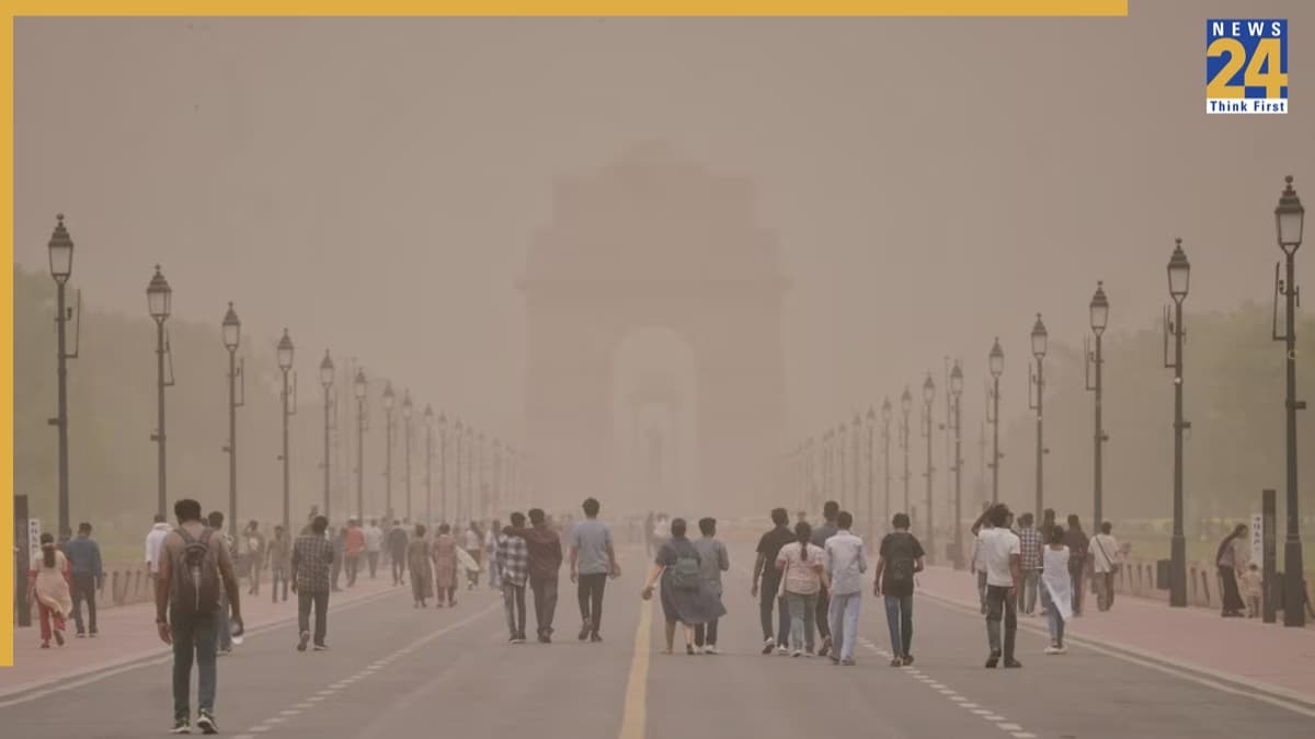 दिल्ली-एनसीआर में अचानक बदला मौसम, दिनभर की भीषण गर्मी के बाद तेज आंधी