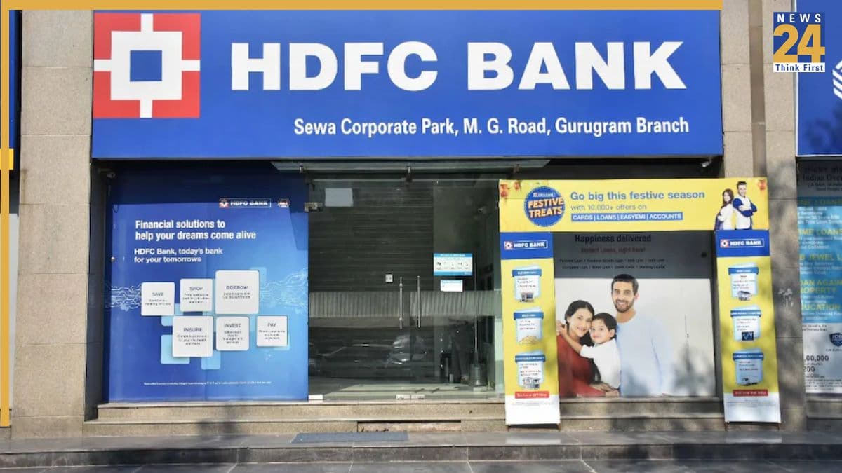 HDFC Bank में मची खलबली! विदेशी निवेशकों ने बेचे 35000 करोड़ रुपये के शेयर; क्या डूब रहा है बैंकिंग सेक्टर का दिग्गज?